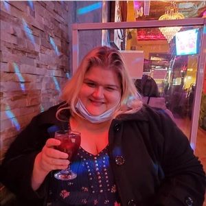 Meet your Posher, Sharon